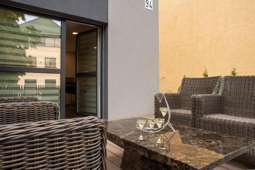 Luxurious Oak Park Apartment By Polo Apartments Kaunas Exterior photo